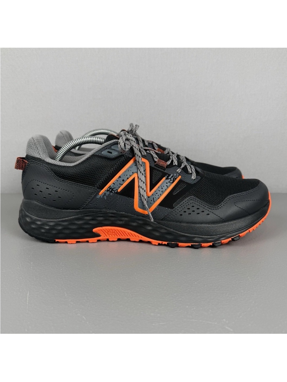 New Balance 410v8 Trail Running Shoes Men 12D Black/Cayenne/Shadow Grey MT410LO8